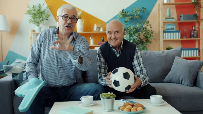 Forza, Fido! Come il calcio italiano è diventato una faccenda di famiglia allargata (con le zampe)
